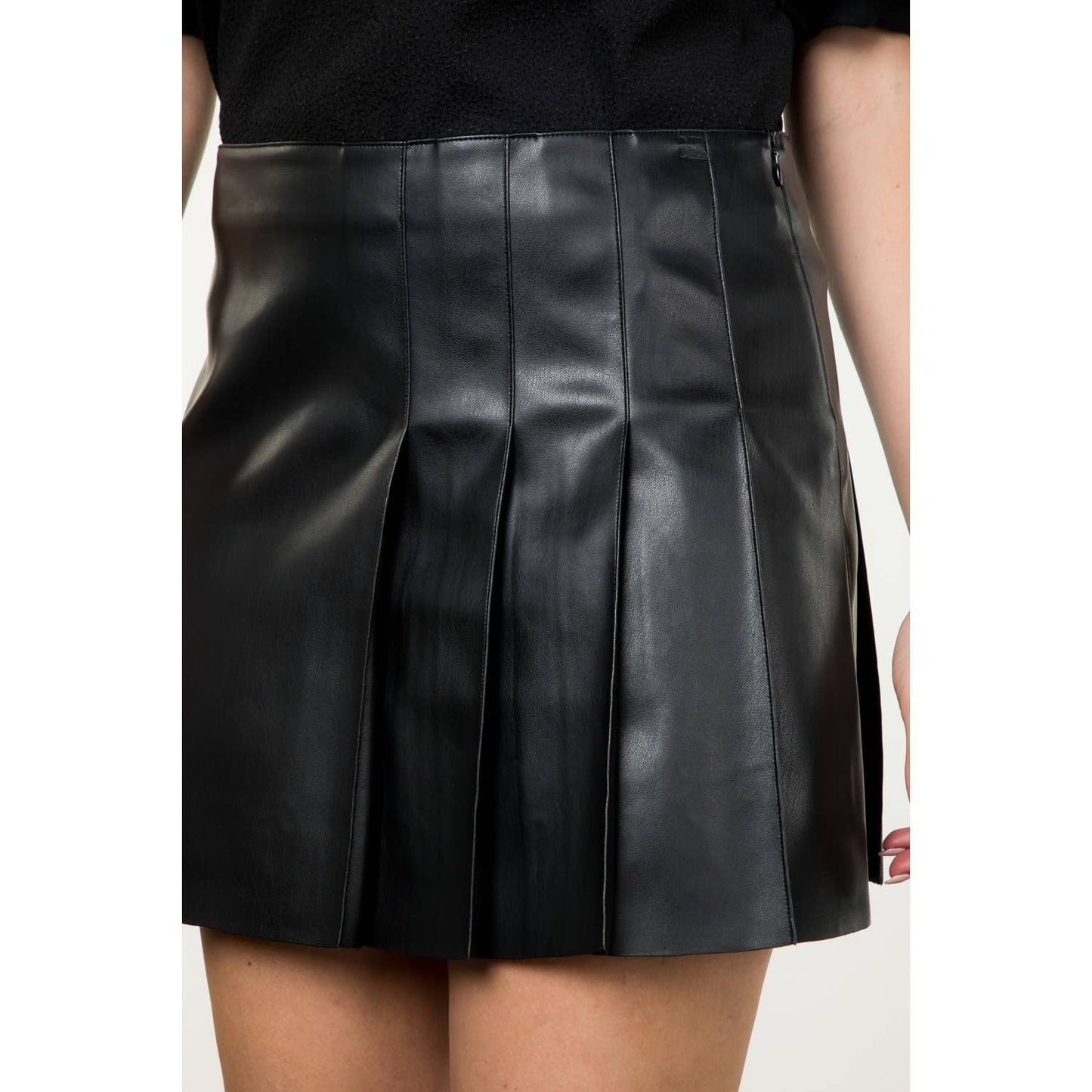 Kick Pleated Skirt